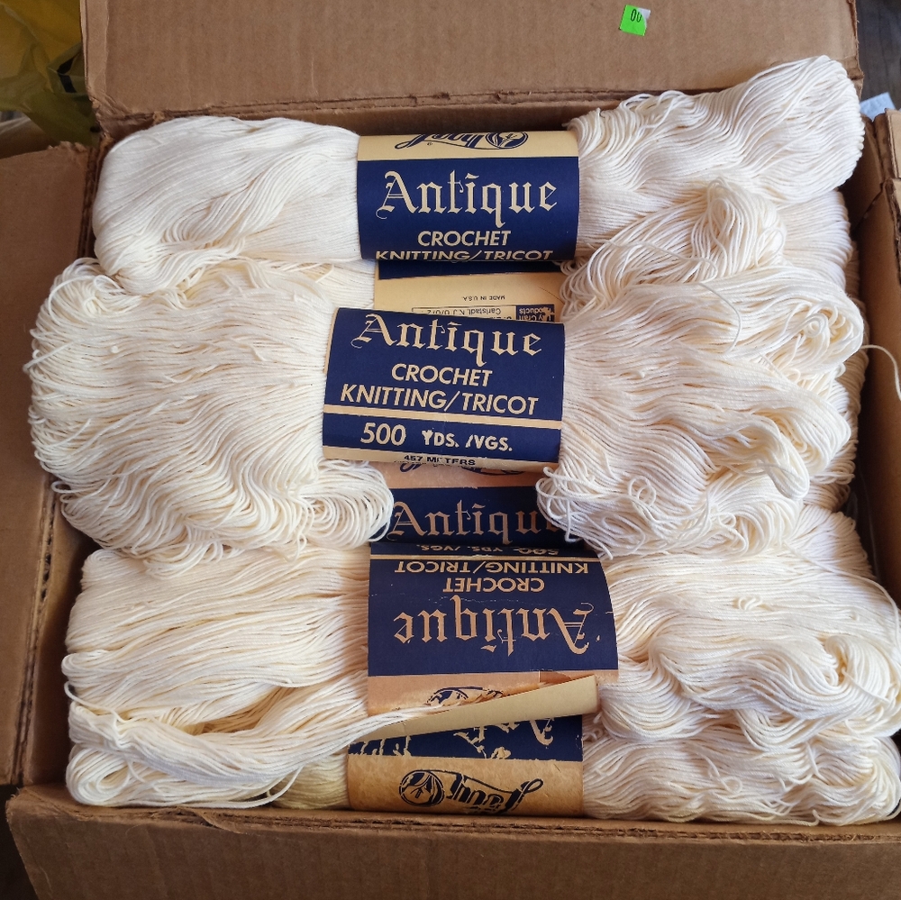 20 Antique Lily Crochet Yarn in Cream